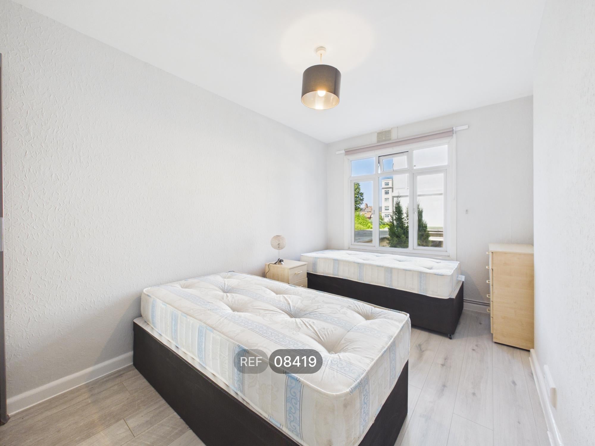 Flat Brixton Hill in Greater London