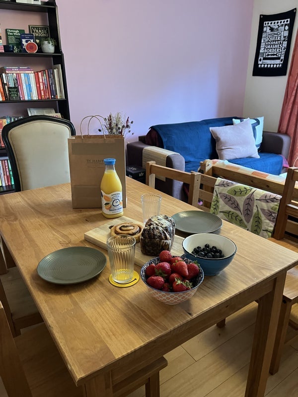 Room Cleveland Grove in Greater London