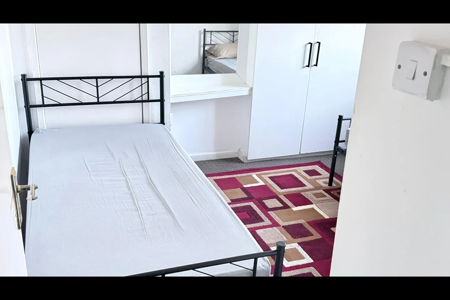 Room Linton Road in London