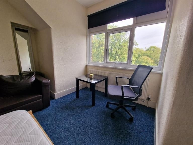 Room Portway in Greater London