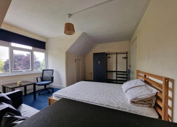 Room Portway in Greater London