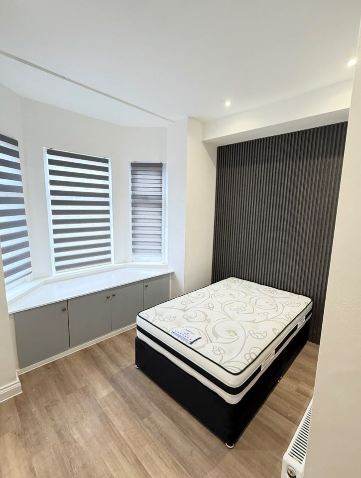 Room Parrin Lane in Salford