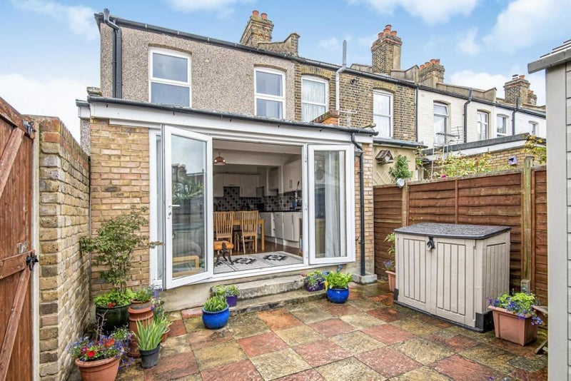 Room Aylett Road in Greater London