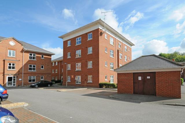 Flat Boundary Road in Newbury