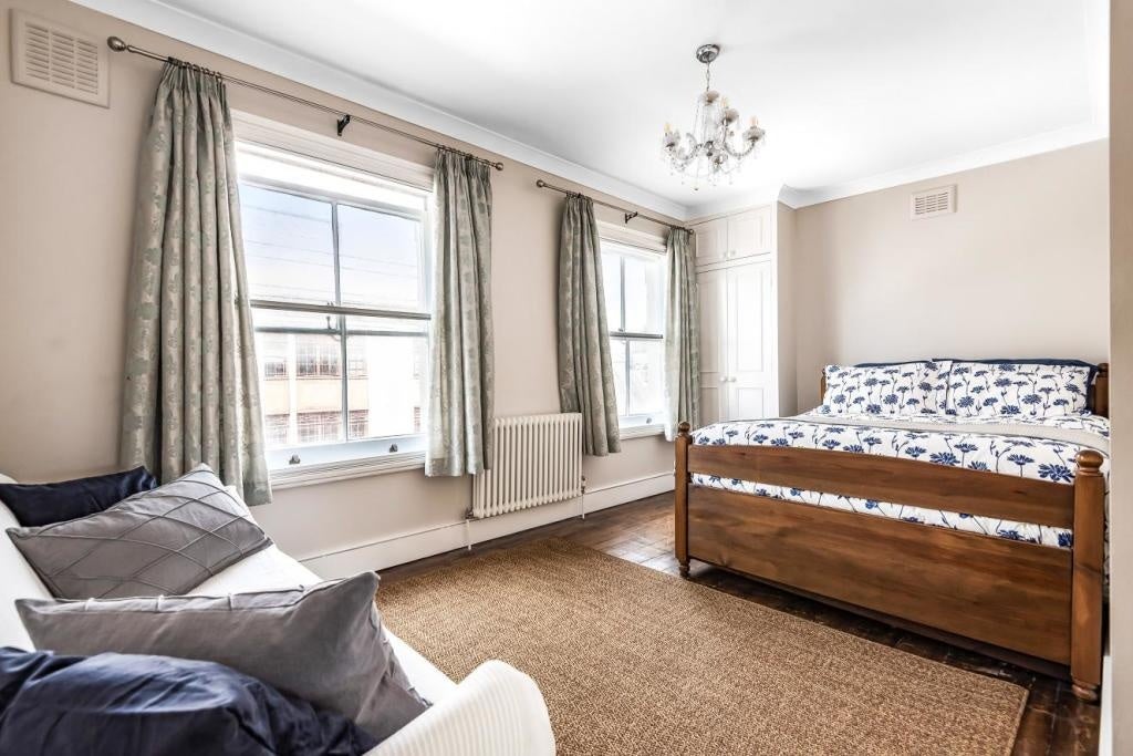 Flat Stockwell Road in Greater London