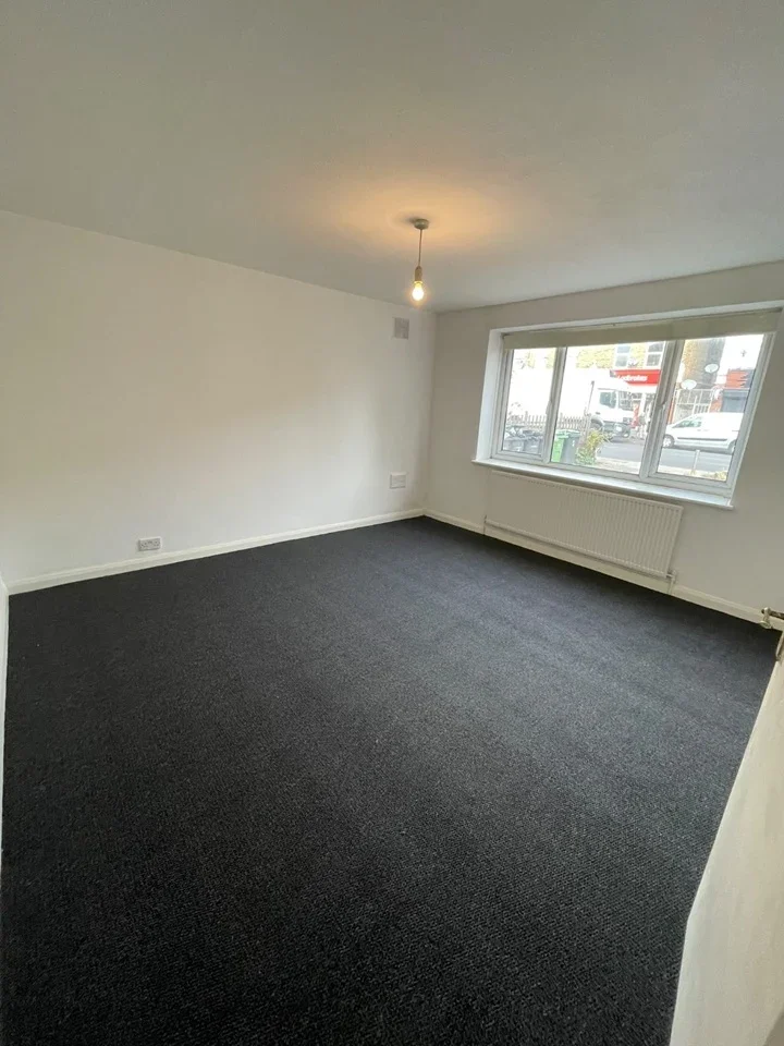 Flat Lordship Lane in Greater London