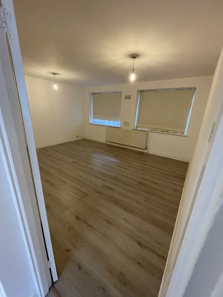 Flat Lordship Lane in Greater London