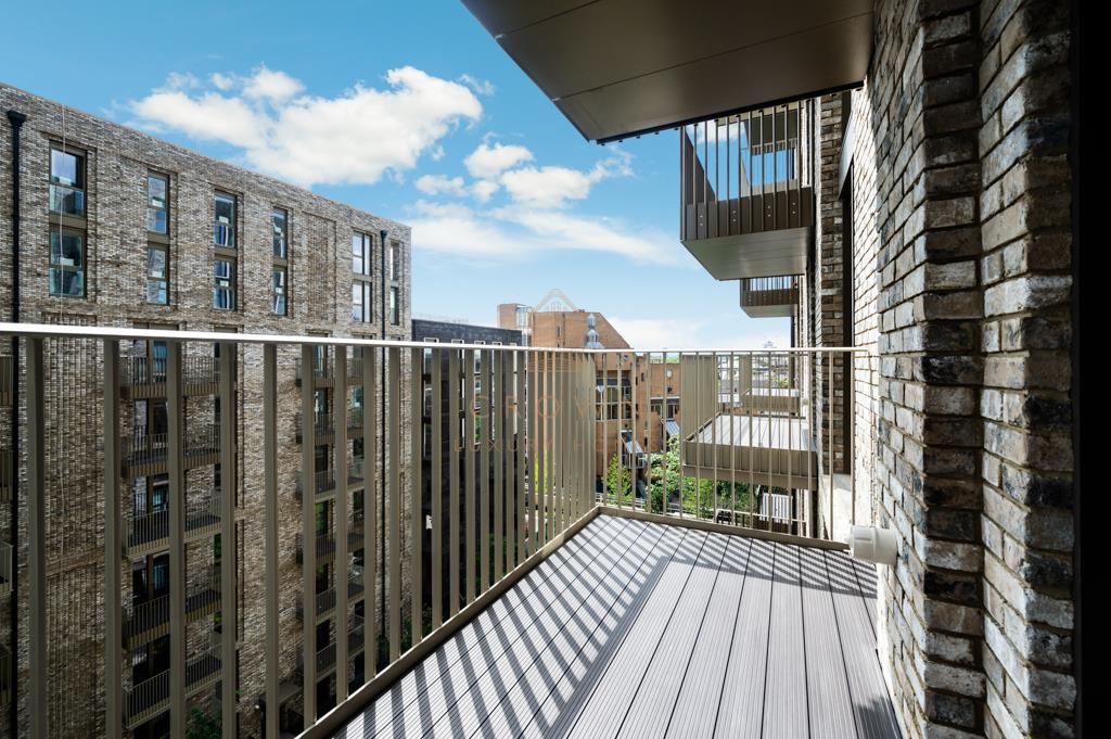 Flat Merino Gardens in Greater London