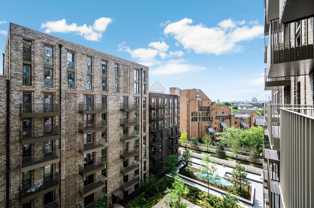 Flat Merino Gardens in Greater London