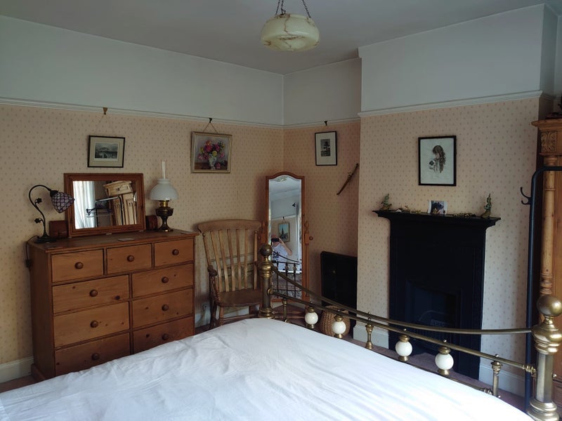 Room Cranmore Way in Greater London
