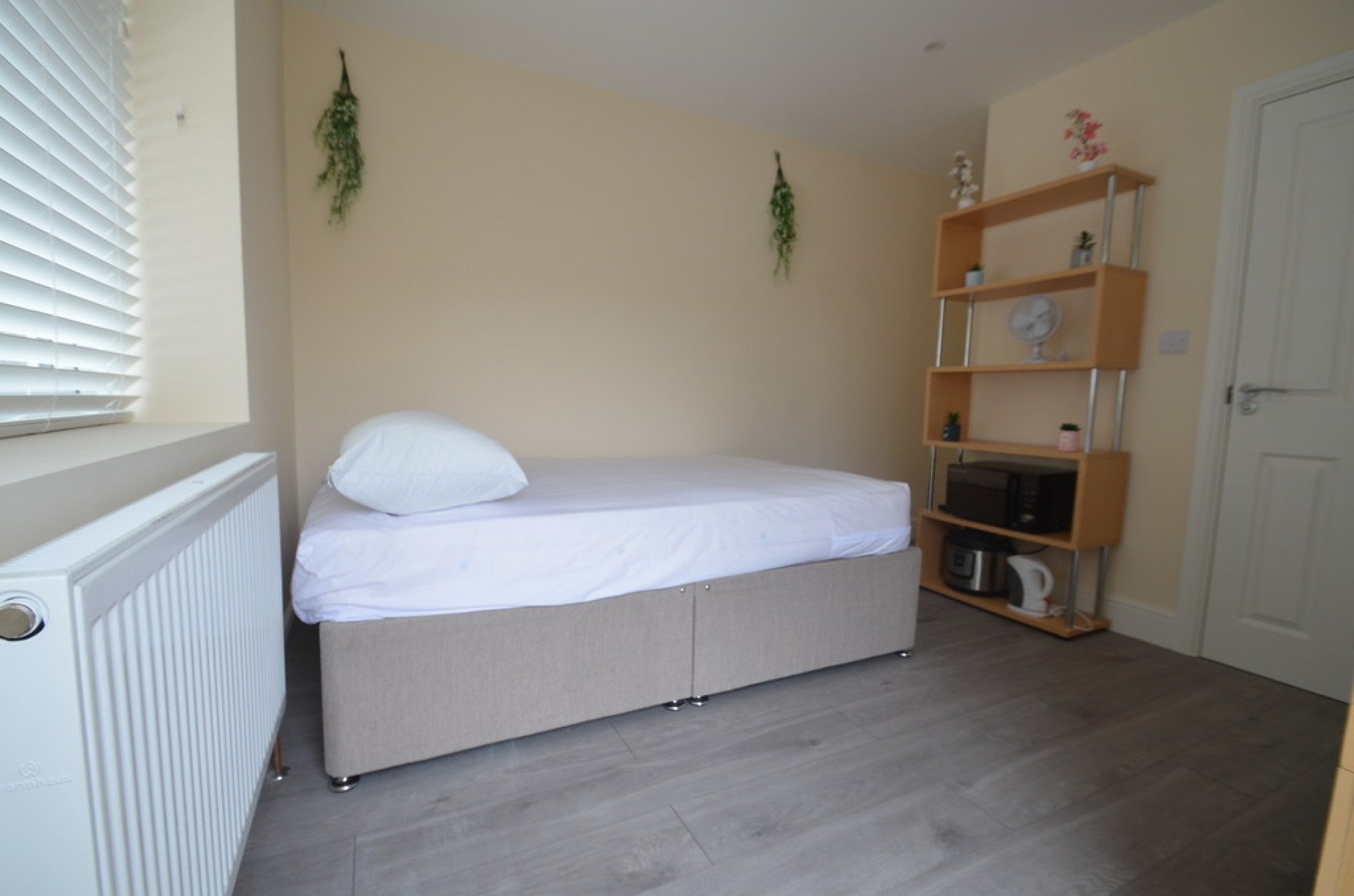 Room Hithermoor Road in Borough of Spelthorne
