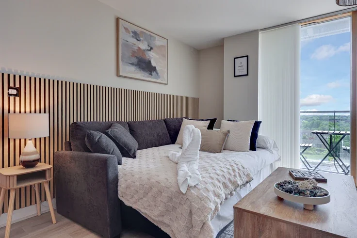 Flat South Row in Milton Keynes