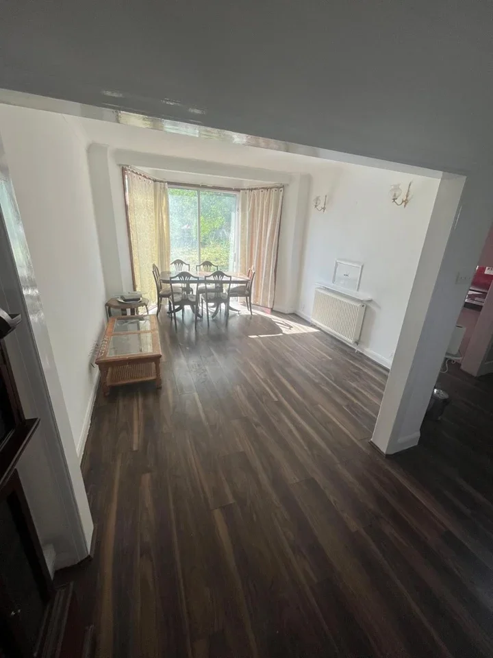 House Belgrave Gardens in Greater London