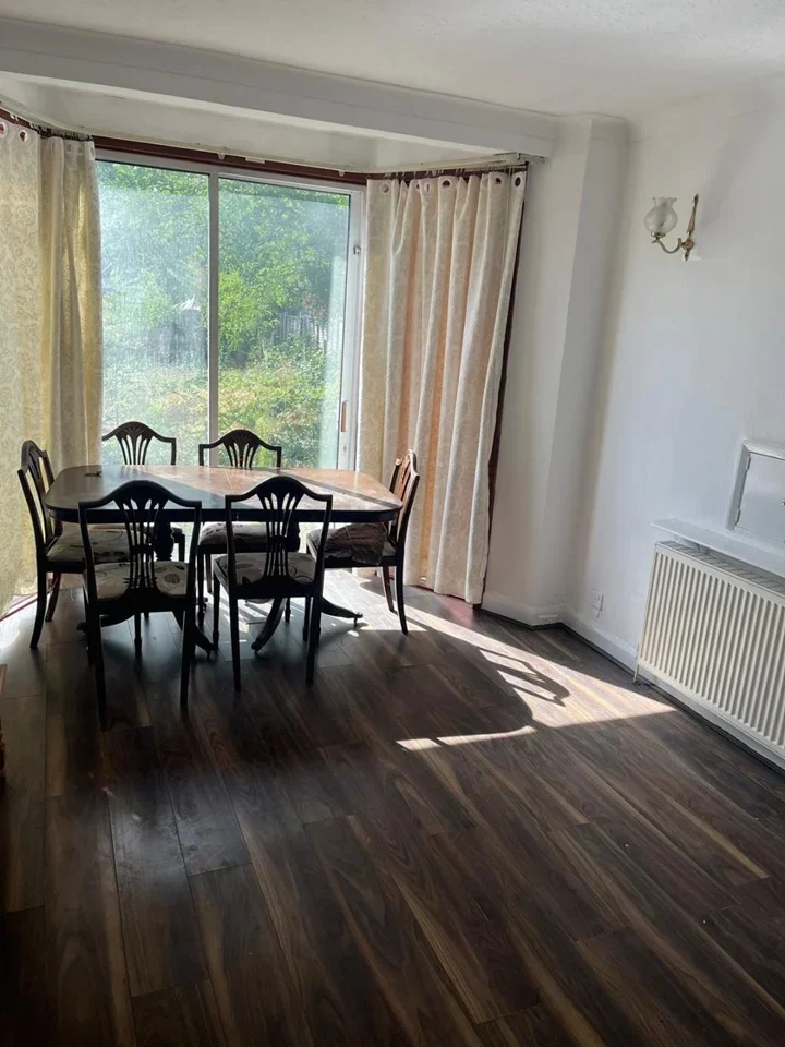 House Belgrave Gardens in Greater London