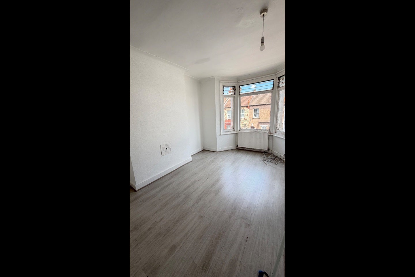 Flat Herga Road in Greater London