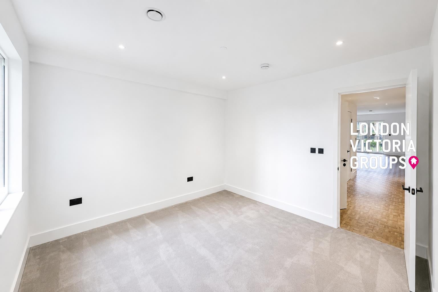 Flat Danvers Avenue in Greater London