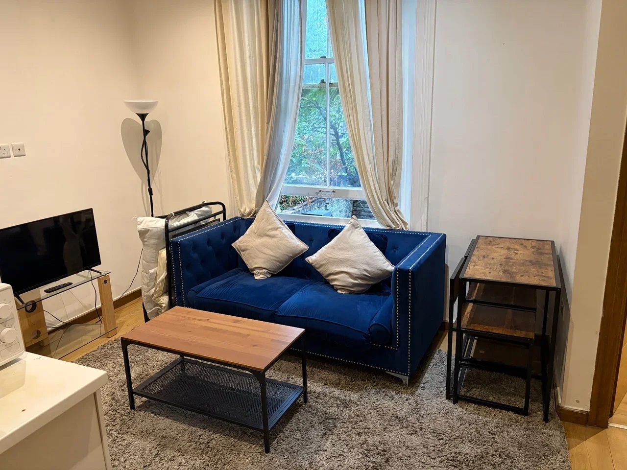 Flat Kempsford Gardens in Greater London
