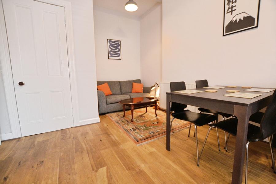 Flat Wheatfield Street in City of Edinburgh