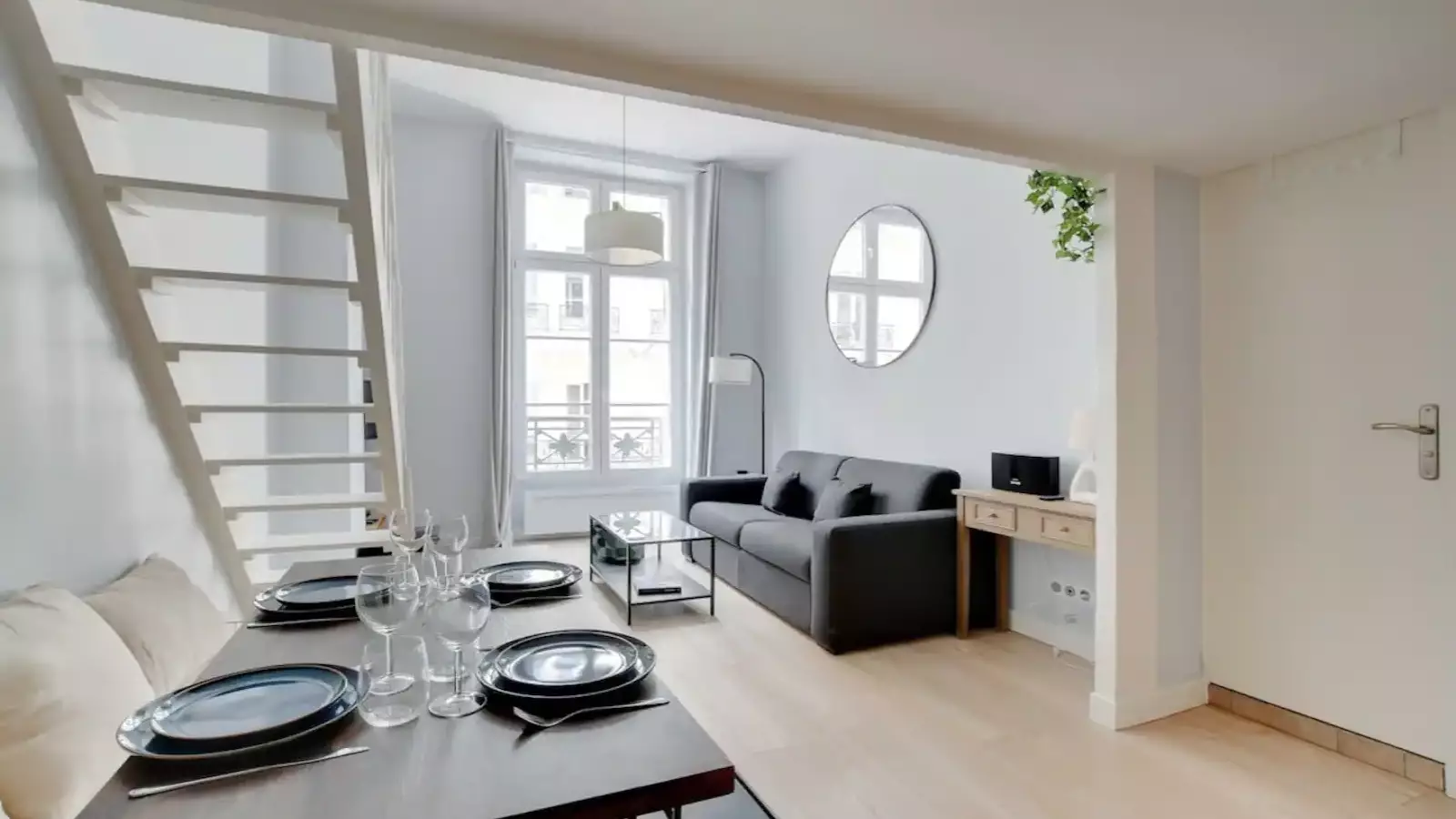 Flat Cour de Rome in Paris