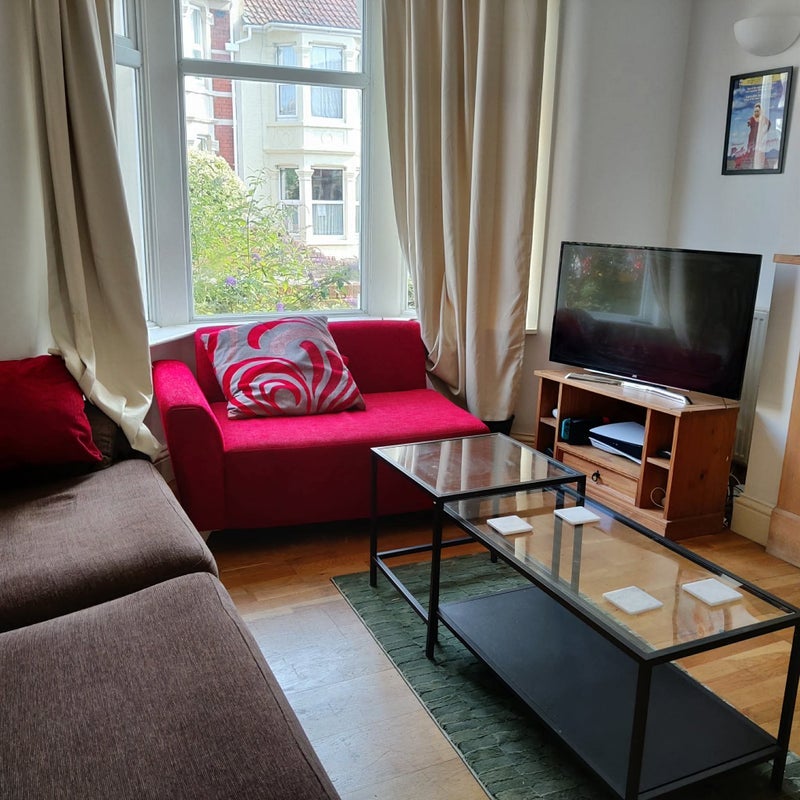 Room Grove Park Avenue in Bristol