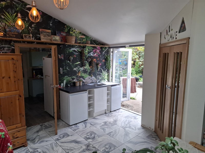 Room Tadman Street in Wakefield