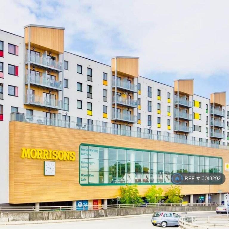 Flat Pinner Road in Greater London