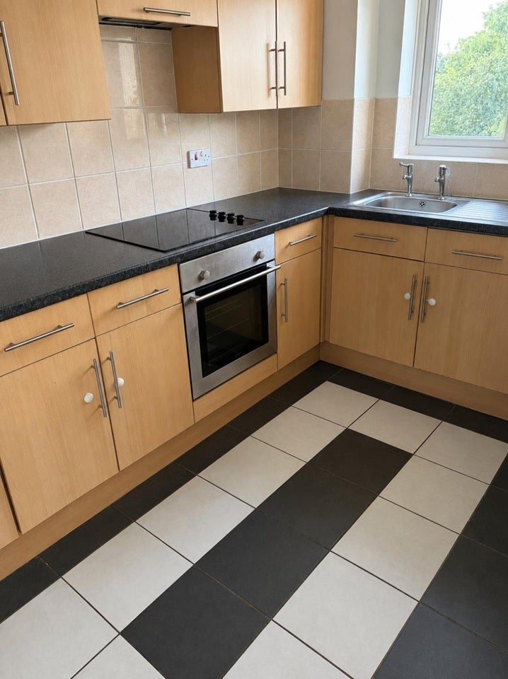 Flat Conway Gardens in Grays
