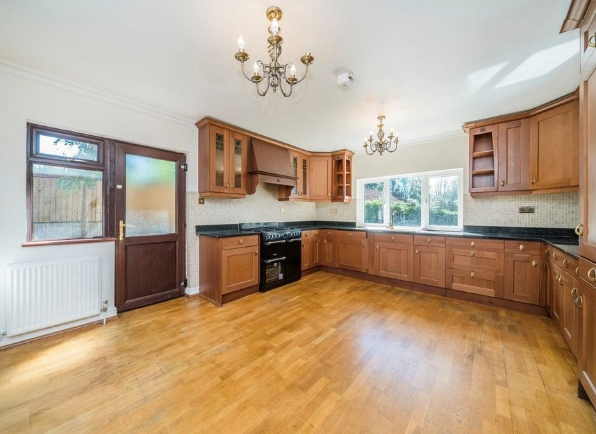 House Ballard Close in Greater London