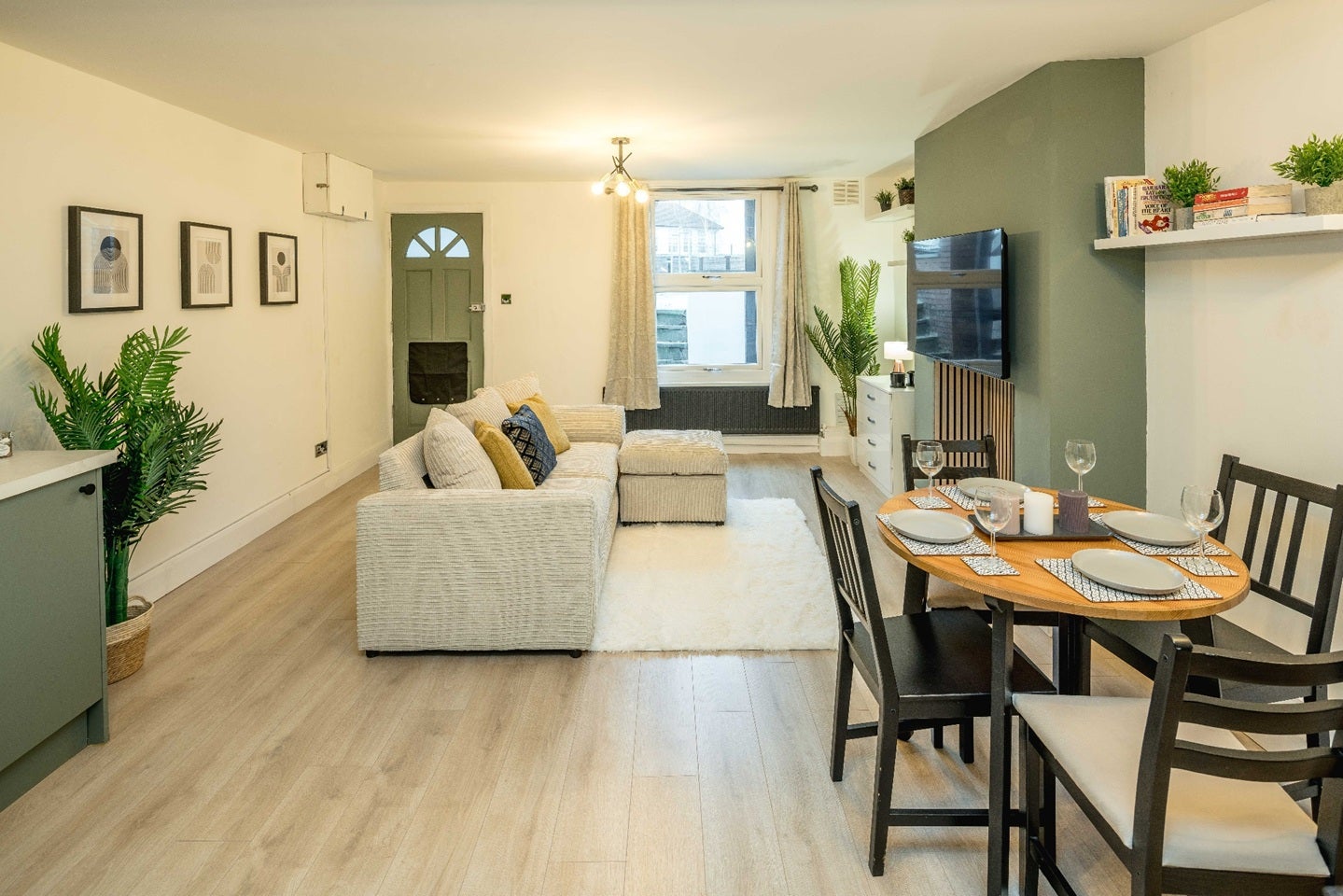 House Oval Road in Greater London