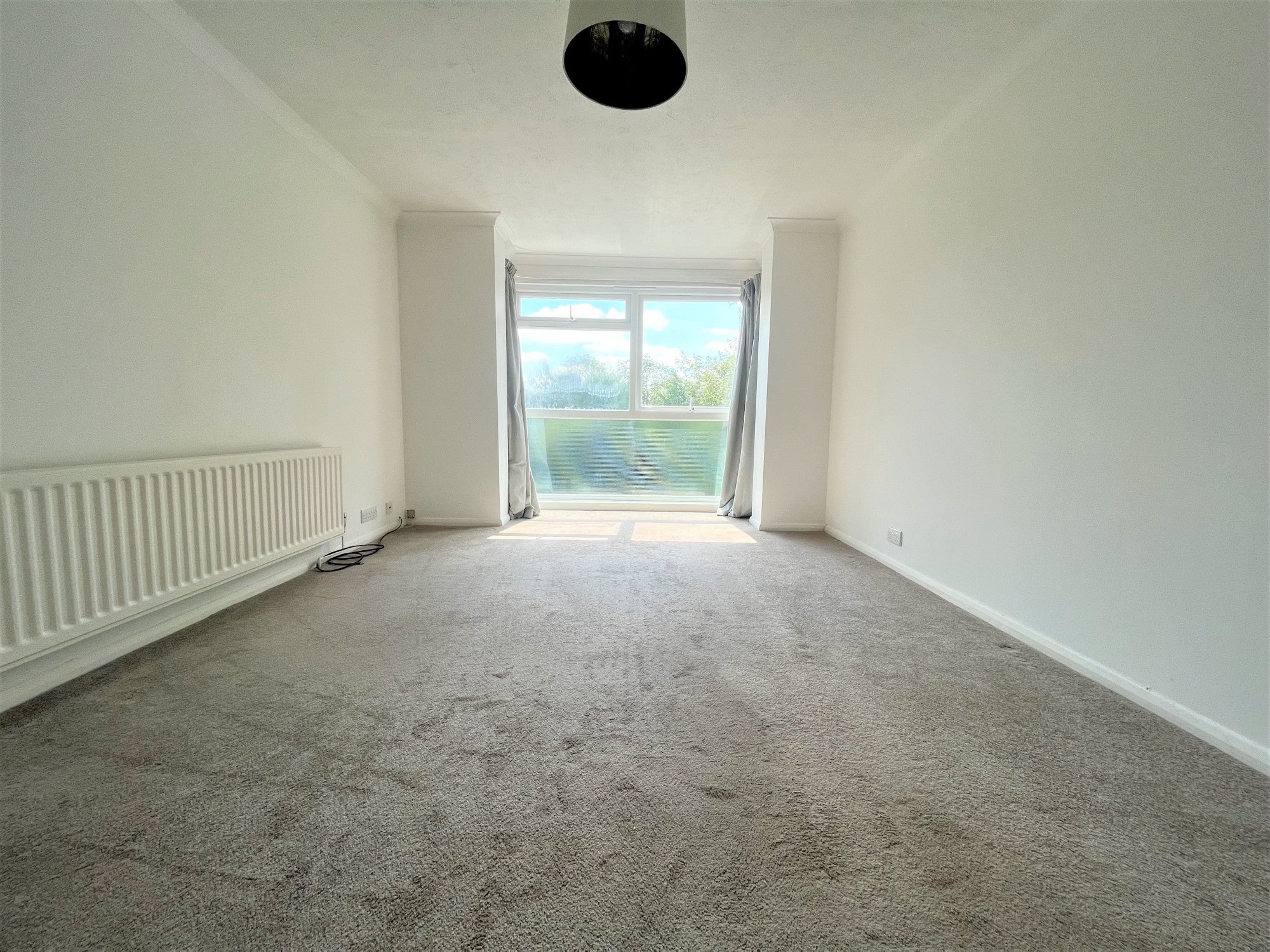 Flat Foxgrove Road in Greater London