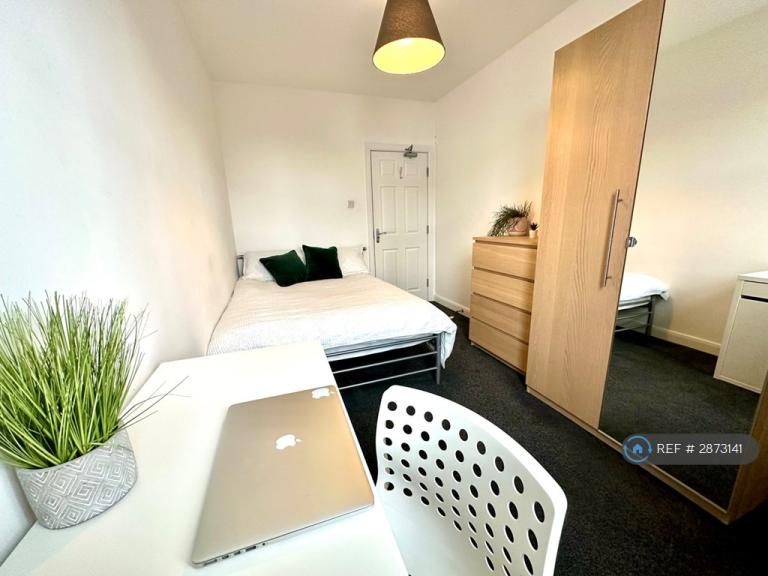 Room Borough Road in Middlesbrough