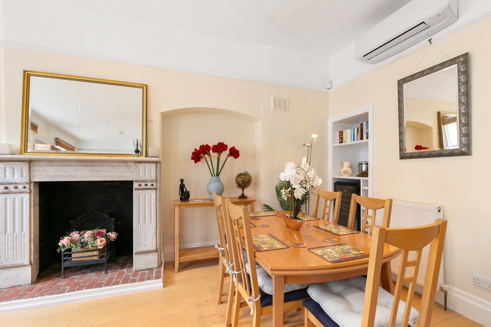 Flat Astwood Mews in Greater London