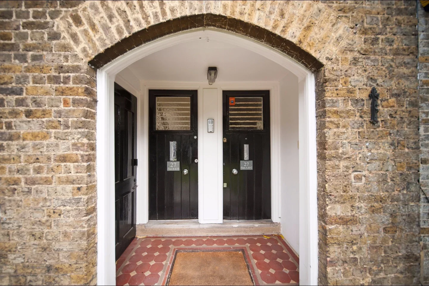 Flat Trinity Crescent in Greater London
