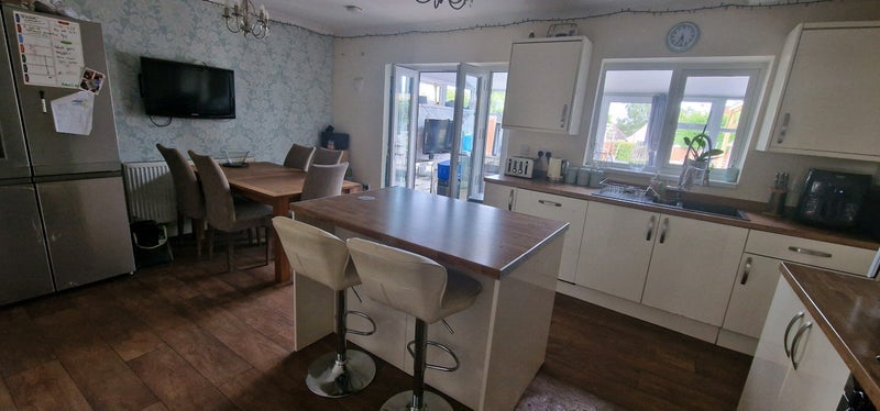 Room Derby Road in North East Derbyshire