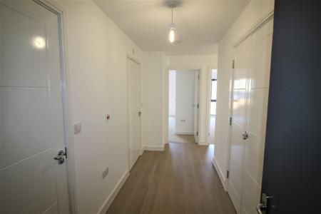 Flat Wellington Street in Greater London
