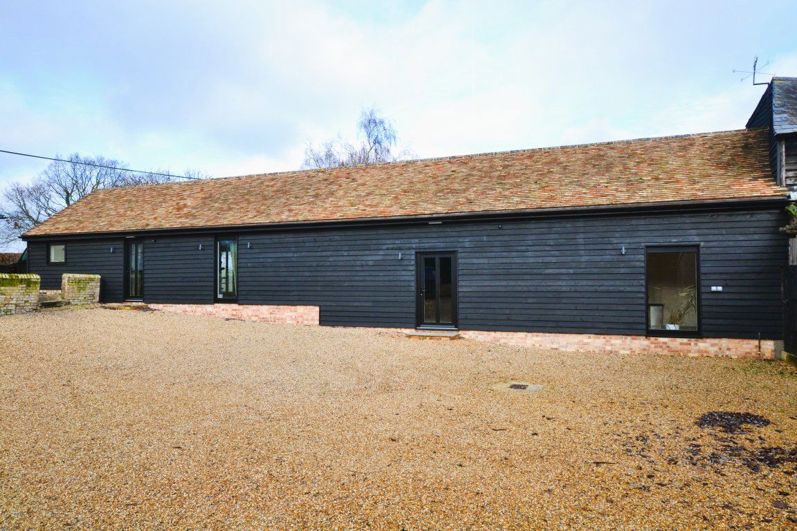House Sherwood Close in Wootton