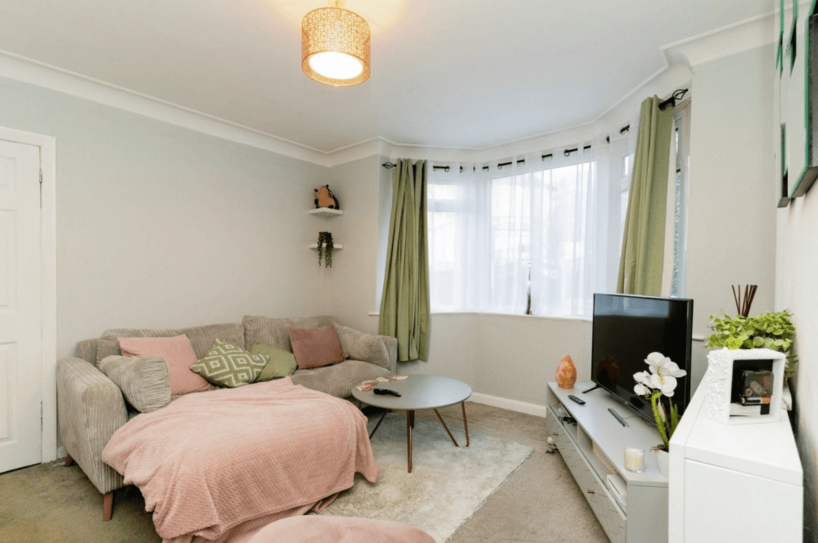 Flat Burley Wood Lane in Leeds