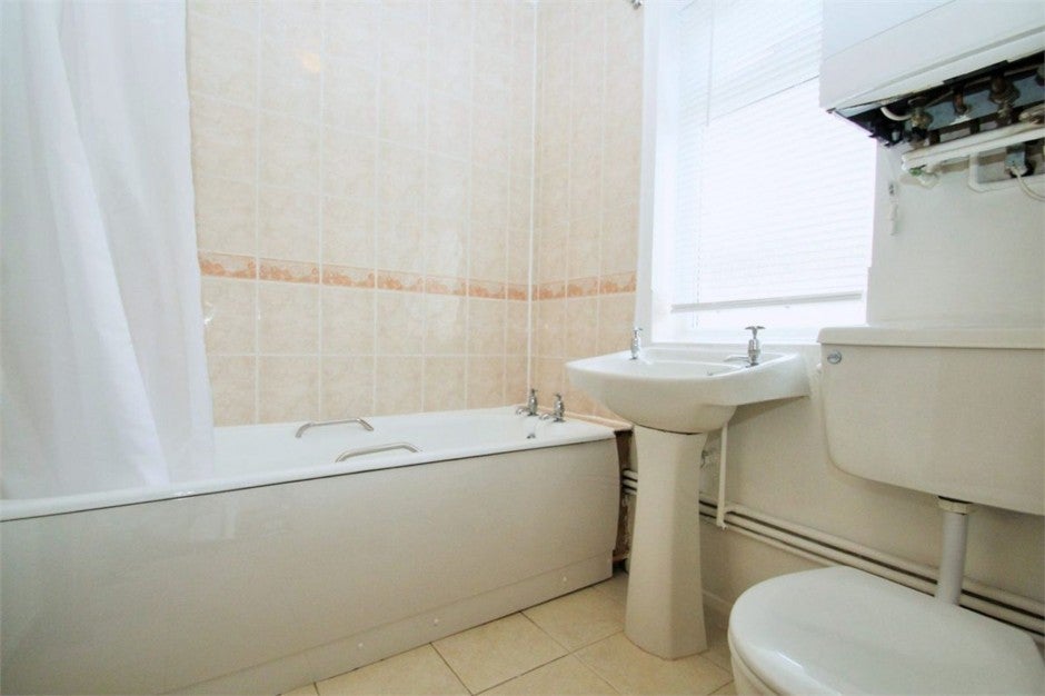 House Manor Waye in Greater London