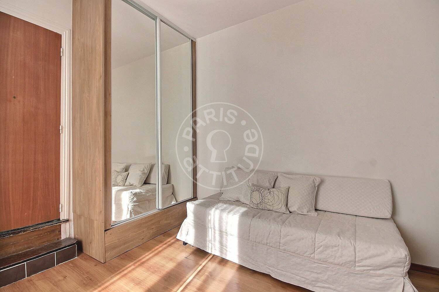 Appartement Rue de la Grange aux Belles à Paris