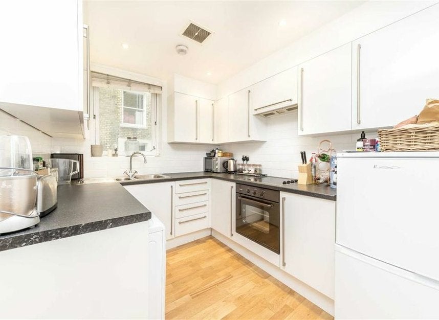 Flat Collingham Road in Greater London
