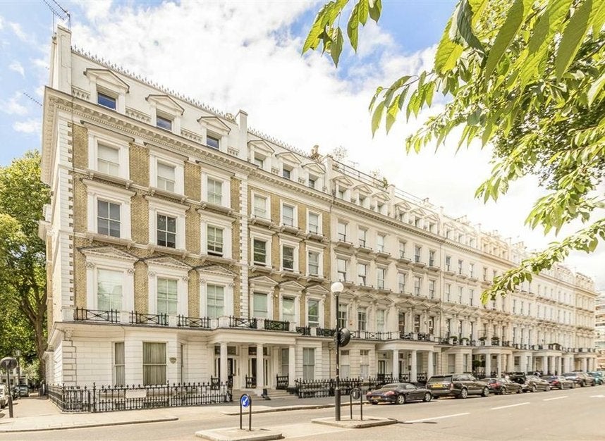 Flat Collingham Road in Greater London