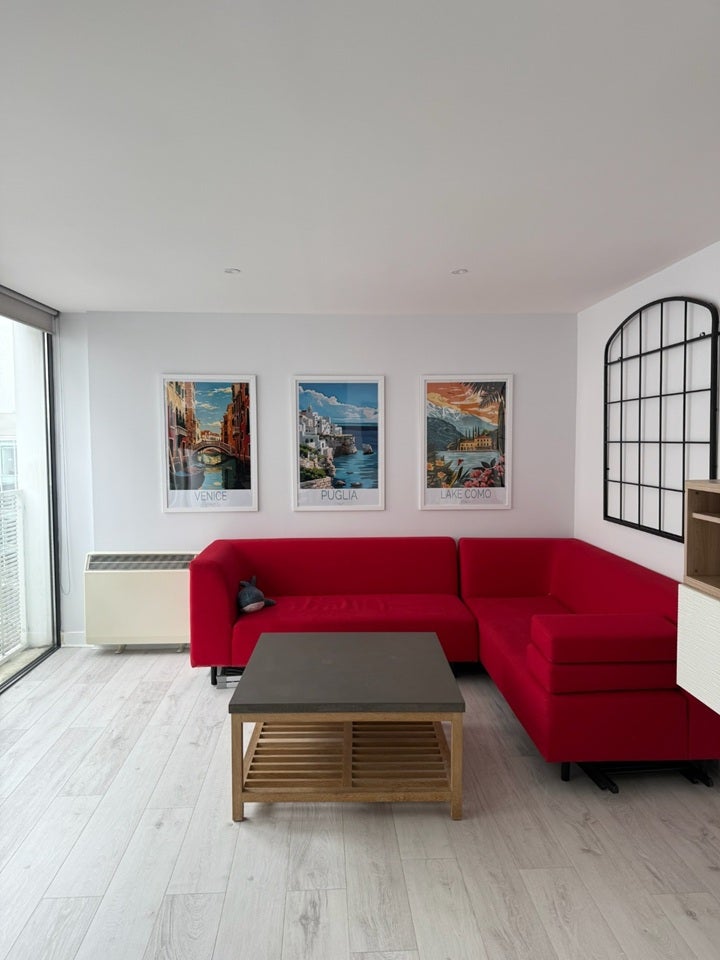 Flat Hester Road in Greater London