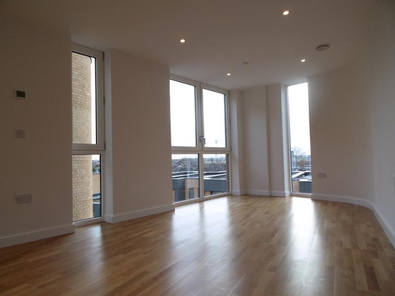 Flat Baltic Avenue in London