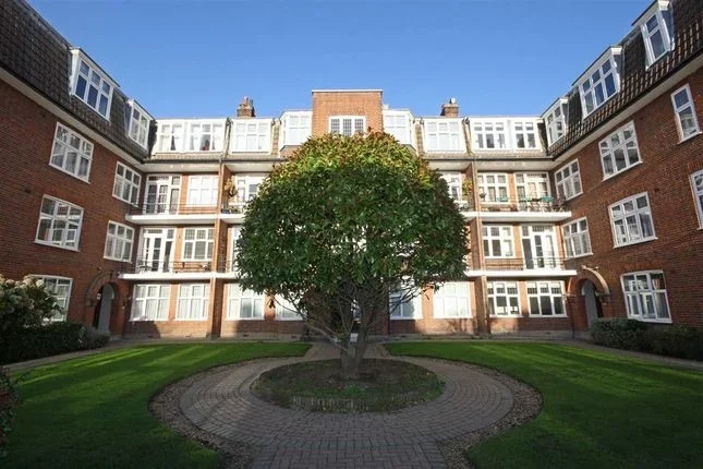 Flat Catherine Road in Greater London