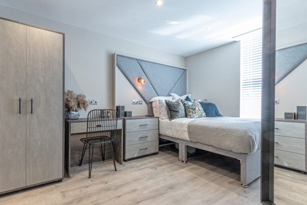 Room Cranborne Road in Liverpool