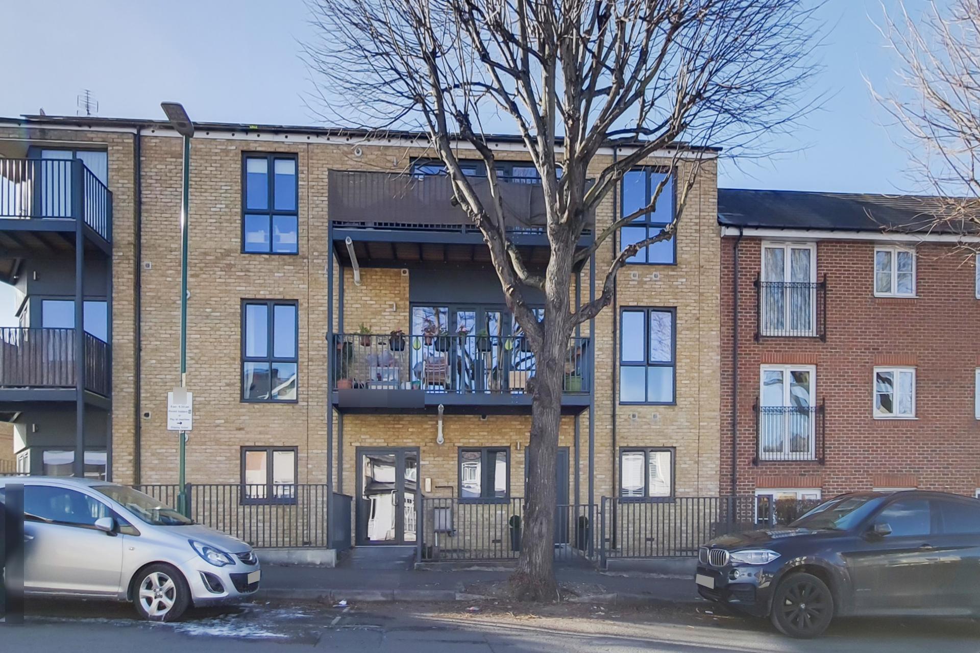 Flat Lind Road in Greater London