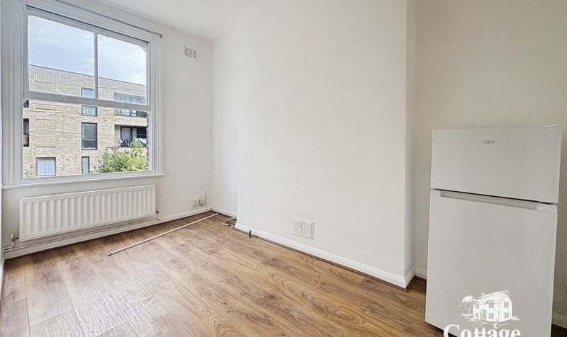 Flat Saint Thomas's Road in Greater London
