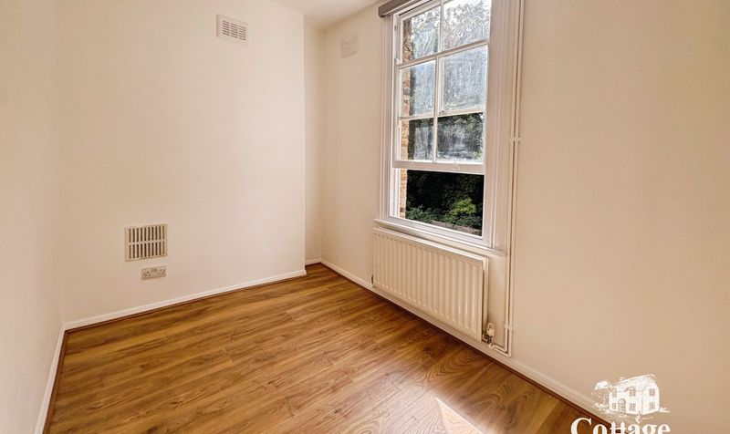 Flat Saint Thomas's Road in Greater London