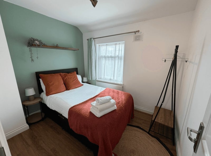 Room Queen Margaret's Road in Coventry
