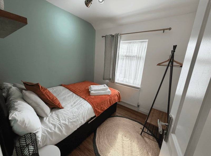 Room Queen Margaret's Road in Coventry